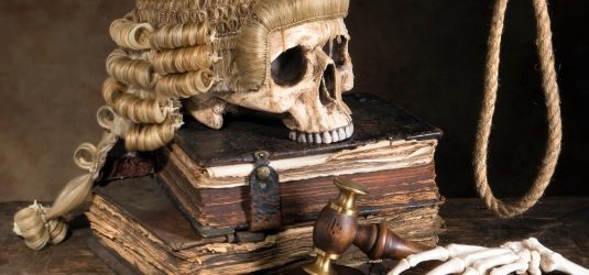 symbols-of-death-penalty-like-noose-judges-wig-and-skull05, 10, 2021