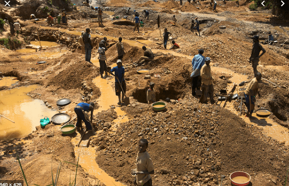 Kinderarbeit für Zwangs-Elektrifizierung – In der Grube lauert der Tod