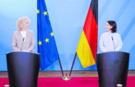 Essay - Vasallen des modernen Politikbetriebs
