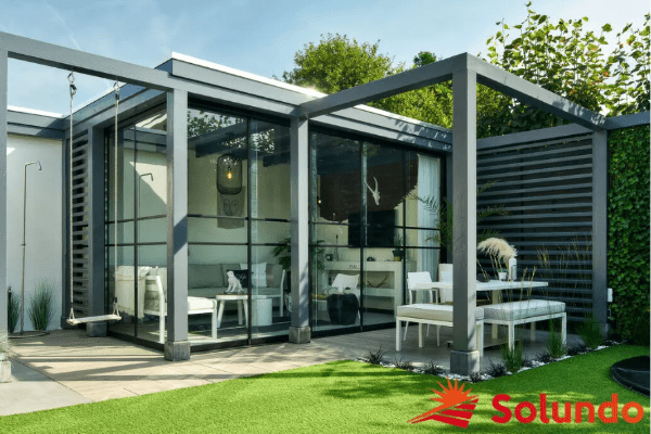 Überdachung aus Aluminium: Das perfekte Gartenzimmer mit einer Glasschiebetür und Terrassenüberdachung aus Glas kaufen