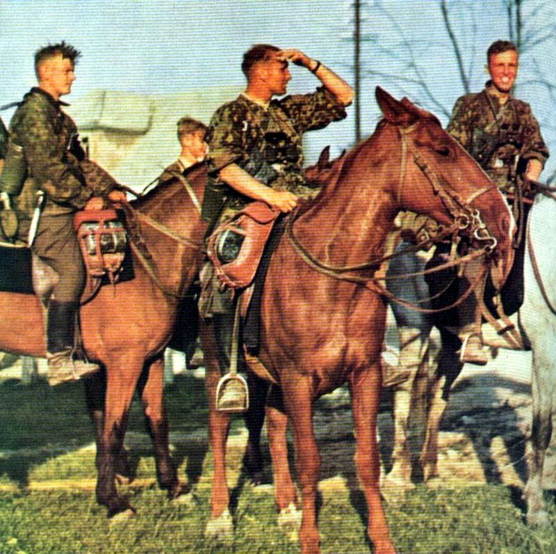 Reiterzug der SS-Kavallerie-Brigade (Vorläufer der 8. SS-Kavallerie-Division „Florian Geyer“) während des Rußlandfeldzuges, 1941